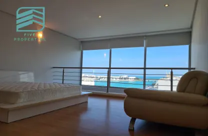 Room / Bedroom image for: Apartment - 1 Bedroom - 2 Bathrooms for rent in Amwaj Avenue - Amwaj Islands - Muharraq Governorate, Image 1