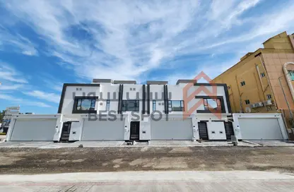 Villa - 4 Bedrooms - 5 Bathrooms for sale in Maqabah - Northern Governorate