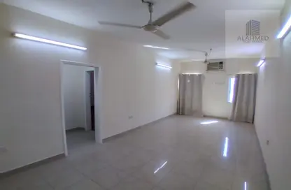 Empty Room image for: Apartment - 2 Bedrooms - 1 Bathroom for rent in Bu Ghazal - Manama - Capital Governorate, Image 1