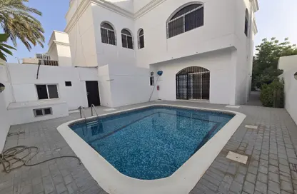 Villa - 3 Bedrooms - 4 Bathrooms for rent in Mahooz - Manama - Capital Governorate