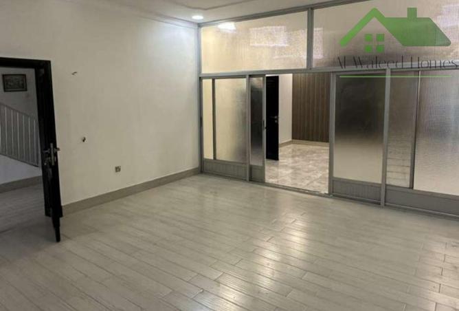 985539 - Property Image 3