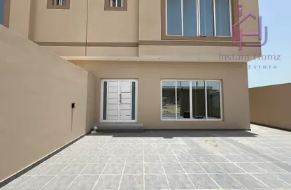 Villa - 5 Bedrooms - 6 Bathrooms for sale in Ras Hayan - Southern Governorate
