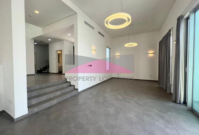 944311 - Property Image 2