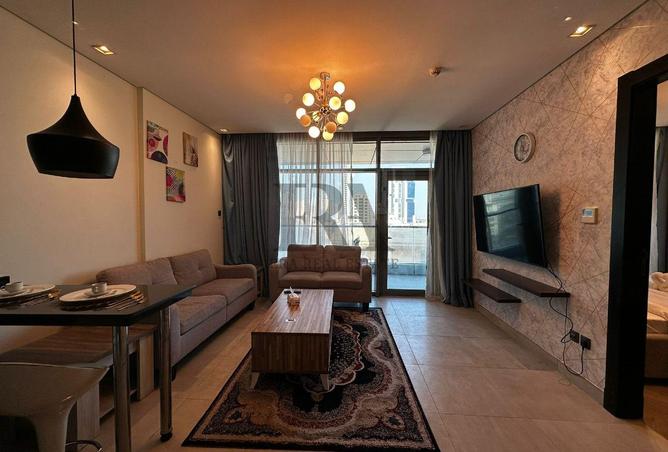 987877 - Property Image 2