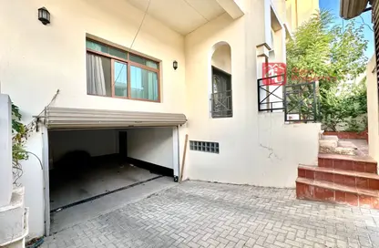 Villa - 3 Bedrooms - 5 Bathrooms for rent in Mahooz - Manama - Capital Governorate