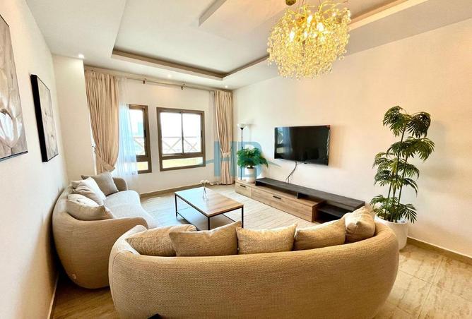 958389 - Property Image 2