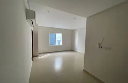 Apartment - 2 Bedrooms - 2 Bathrooms for rent in Hidd - Muharraq Governorate
