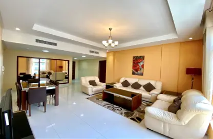 Apartment - 3 Bedrooms - 3 Bathrooms for rent in Mahooz - Manama - Capital Governorate