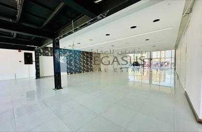 Show Room - Studio - 2 Bathrooms for rent in Seef - Capital Governorate