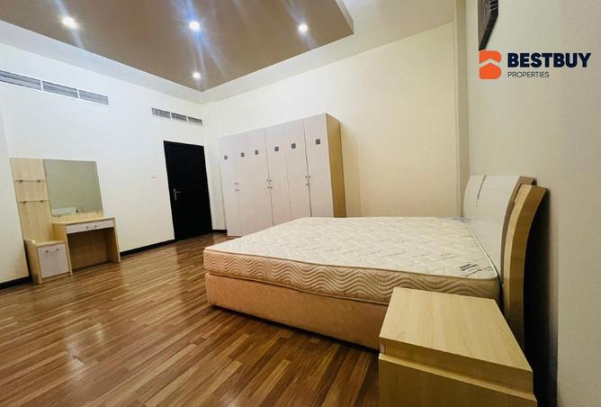 990400 - Property Image 2