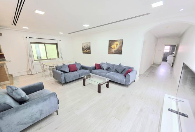 988018 - Property Image 2