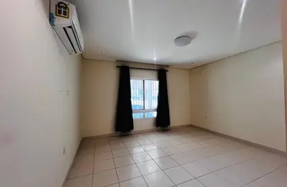 شقة - 2 غرف نوم - 2 حمامات للايجار في توبلي - المحافظة الوسطى