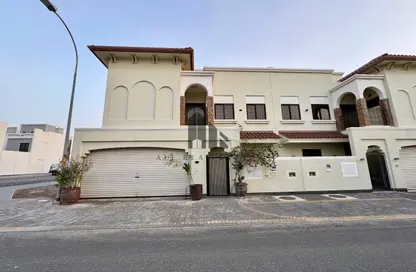 فيلا - 4 غرف نوم - 4 حمامات للبيع في ديرة العيون - ديار المحرق - المحرق