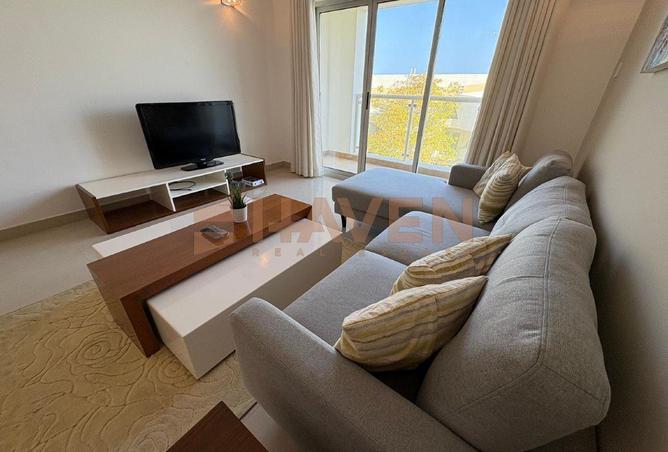 989203 - Property Image 3