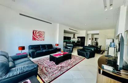 Apartment - 2 Bedrooms - 3 Bathrooms for rent in Al Juffair - Capital Governorate