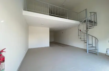 صالة عرض - استوديو - 1 حمام للايجار في توبلي - المحافظة الوسطى