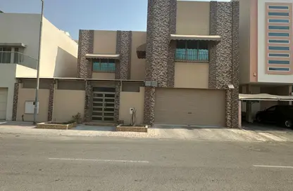 فيلا - 5 غرف نوم - 5 حمامات للبيع في الجنبية - المحافظة الشمالية