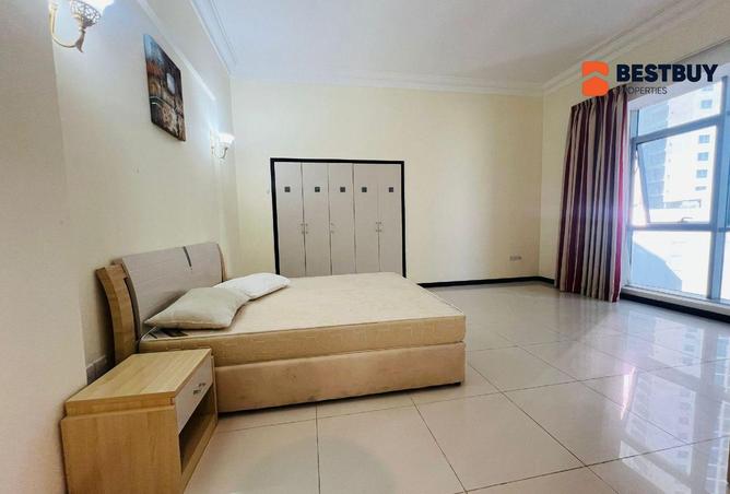 990438 - Property Image 3