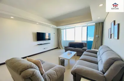 Apartment - 2 Bedrooms - 2 Bathrooms for rent in Busaiteen - Muharraq Governorate