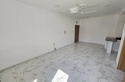 شقة - غرفة نوم - 1 حمام للايجار في توبلي - المحافظة الوسطى