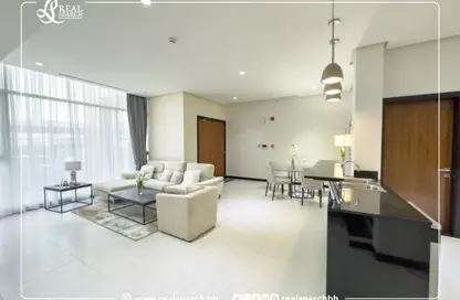 Duplex - 3 Bedrooms - 4 Bathrooms for rent in Reef Island - Capital Governorate