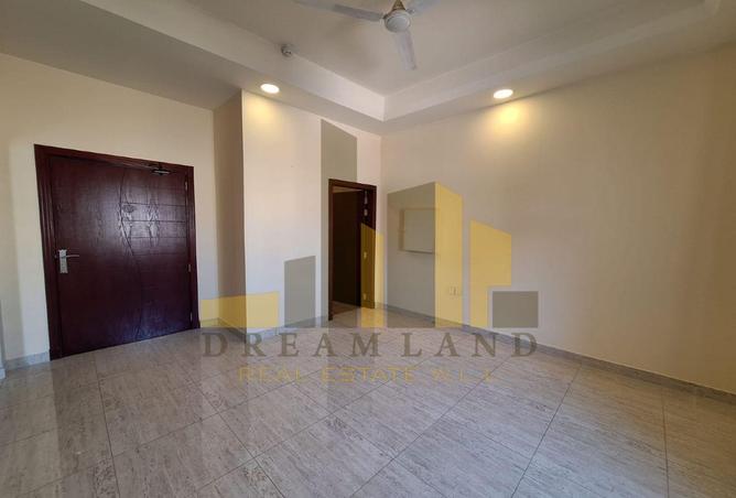 988782 - Property Image 2