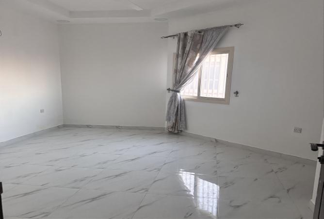 985922 - Property Image 3