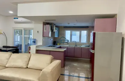 Apartment - 2 Bedrooms - 2 Bathrooms for rent in Busaiteen - Muharraq Governorate