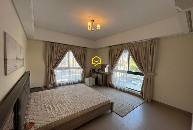 967594 - Property Image 2