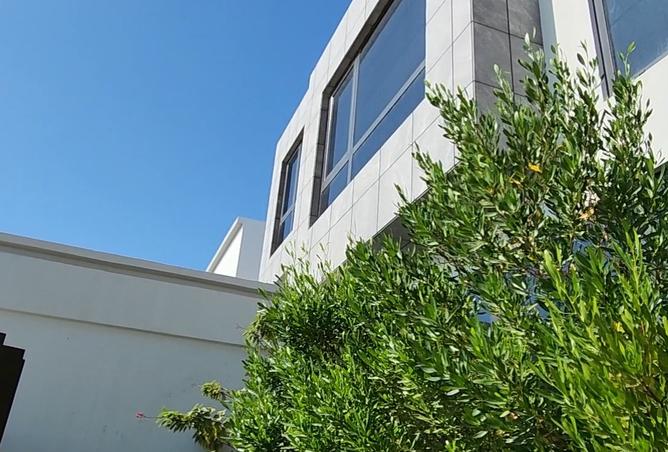 958094 - Property Image 2