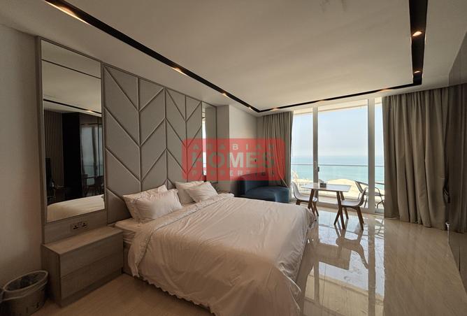 985588 - Property Image 2