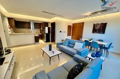Apartment - 2 Bedrooms - 3 Bathrooms for rent in Reef Island - Capital Governorate