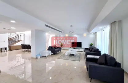 Villa - 5 Bedrooms - 7 Bathrooms for rent in Tala Island - Amwaj Islands - Muharraq Governorate