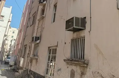 Whole Building - 7+ Bedrooms - 4 Bathrooms for sale in Gudaibiya - Manama - Capital Governorate