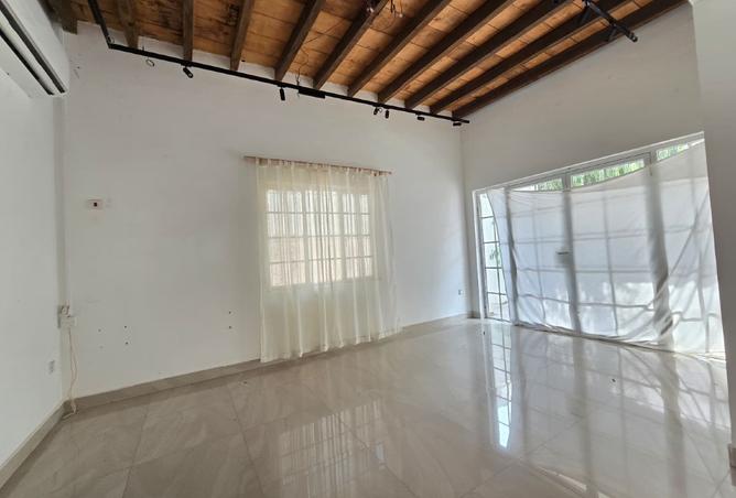 972385 - Property Image 3