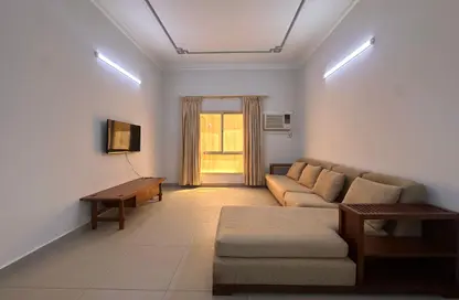 Apartment - 2 Bedrooms - 2 Bathrooms for rent in Mahooz - Manama - Capital Governorate
