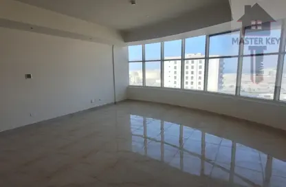 Apartment - 2 Bedrooms - 3 Bathrooms for rent in Hidd - Muharraq Governorate