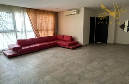 Apartment - 2 Bedrooms - 2 Bathrooms for rent in Busaiteen - Muharraq Governorate