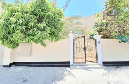 فيلا - 3 غرف نوم - 3 حمامات للايجار في الجنبية - المحافظة الشمالية