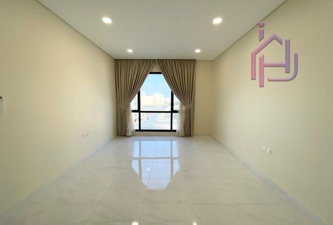 964189 - Property Image 2