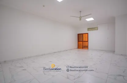 Office Space - Studio - 2 Bathrooms for rent in Gufool - Manama - Capital Governorate