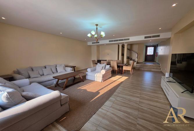 970291 - Property Image 2