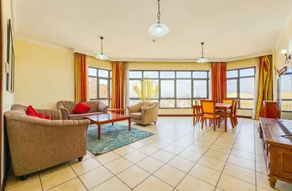 Apartment - 2 Bedrooms - 3 Bathrooms for rent in Exhibition Road - Hoora - Capital Governorate