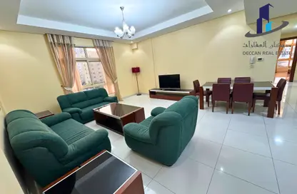 Apartment - 3 Bedrooms - 4 Bathrooms for rent in Mahooz - Manama - Capital Governorate