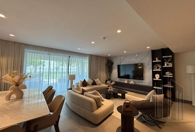 963385 - Property Image 2