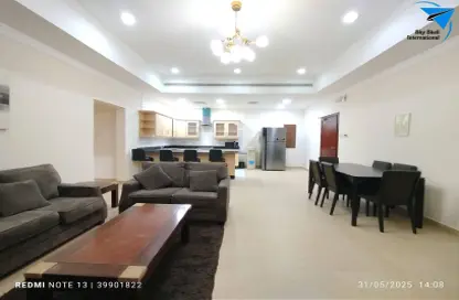 Apartment - 2 Bedrooms - 2 Bathrooms for rent in Sanabis - Manama - Capital Governorate