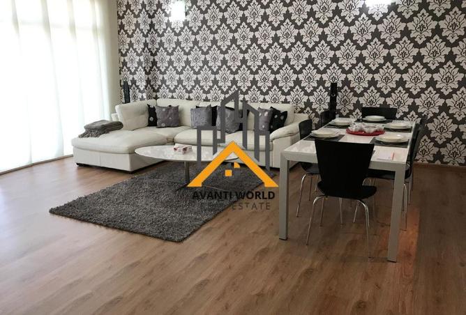 966308 - Property Image 2