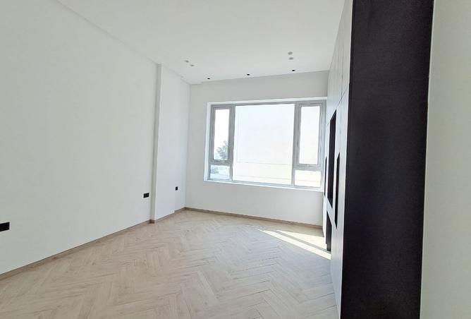 976483 - Property Image 2