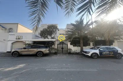 فيلا - 5 غرف نوم - 6 حمامات للبيع في سار - المحافظة الشمالية