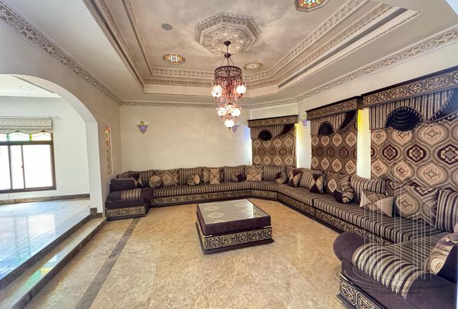 916777 - Property Image 2